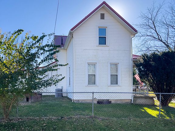 5th image of 135 Julia St