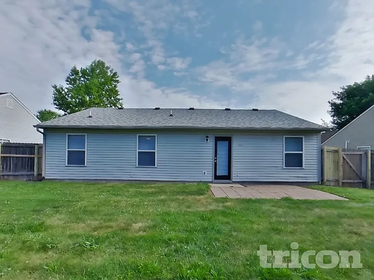 7433 Tassel Ct — Photo 18