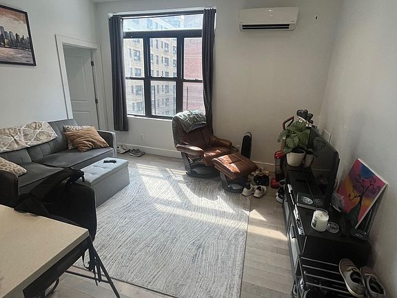 3rd image of 218 E 36th St APT 5B
