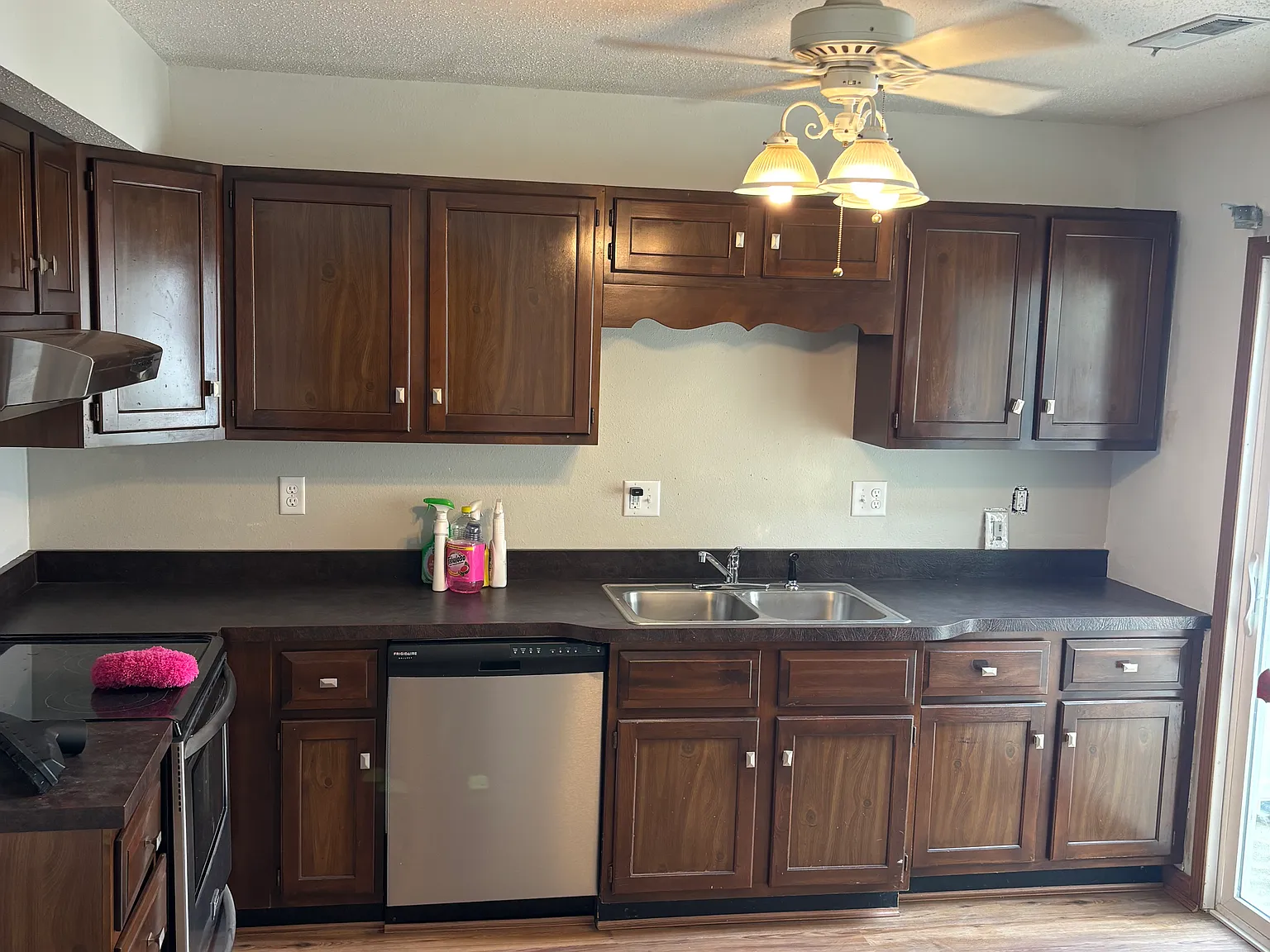 2 bed, 1.5 bath, 1155 sqft, $1,500 — Photo 3