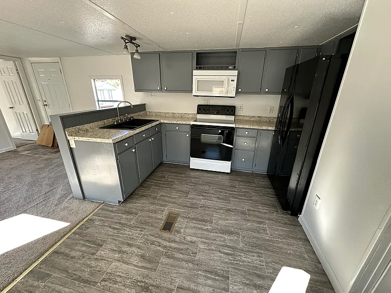 20 Paige Ave — Photo 8