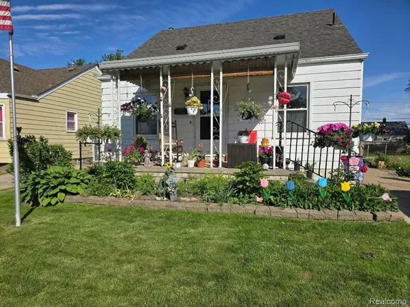 17370 Palmer St, Melvindale, MI 48122