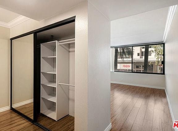 2nd image of 600 W 9th St #1/4