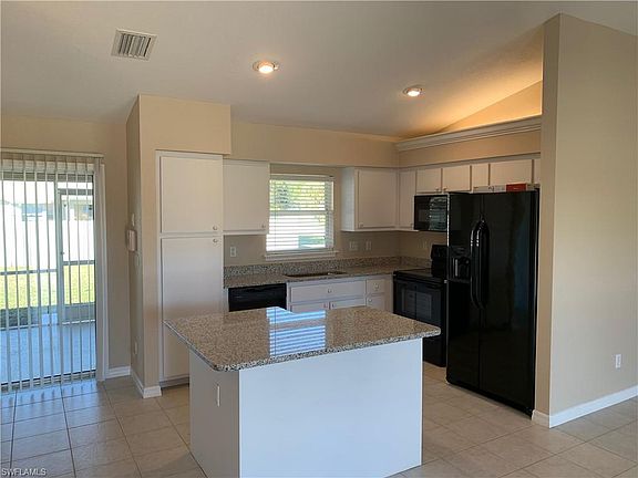 5th image of 4402 SW Santa Barbara Pl