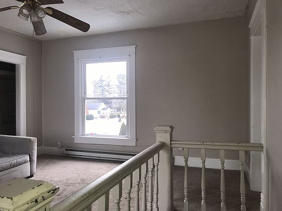 2nd image of 907 1/2 W Gambier St