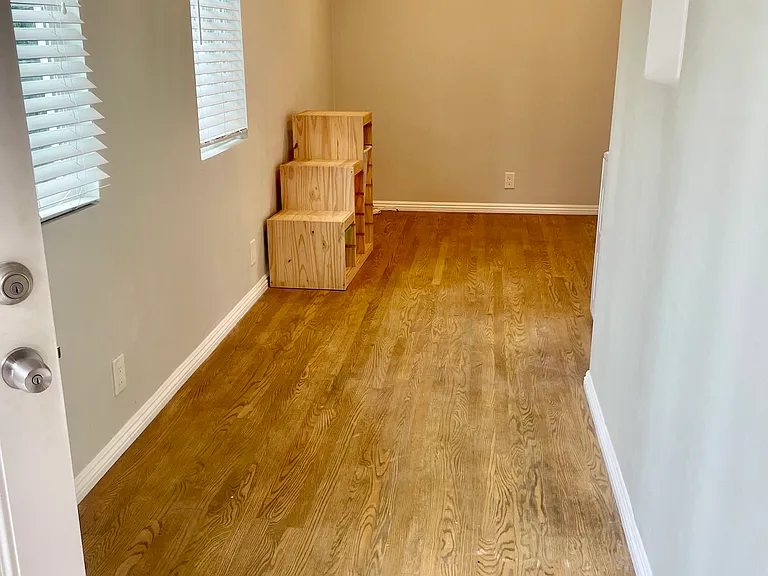 300 W Hillsdale St #1 — Photo 12
