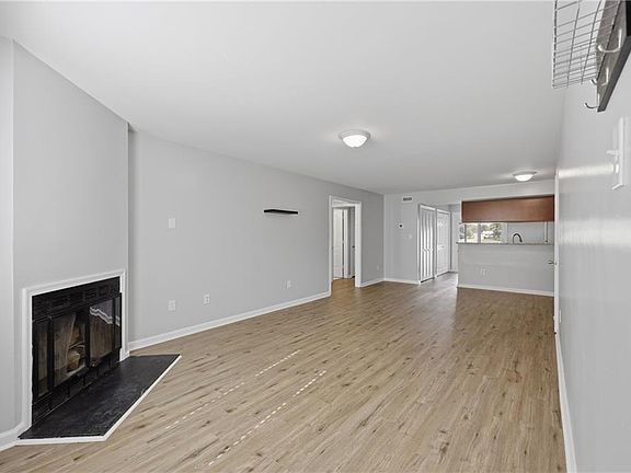 2nd image of 351 Fort Worth Ave APT 102