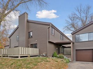 112703 Hundertmark Rd #703, Chaska, MN 55318