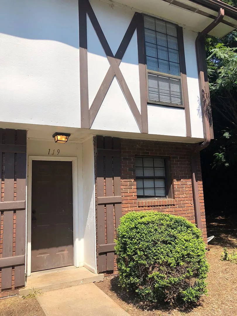 Building Photo - 1108 Tiger Blvd #119
