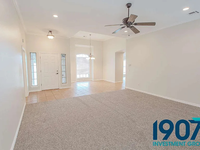 1540 N Santa Fe Ave — Photo 6