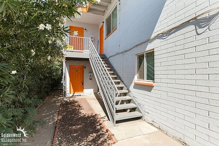 Building Photo - 8827 N 3rd St #20