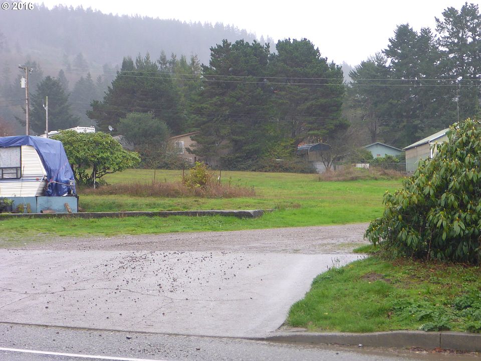 2nd image of 97801 S Bank Chetco Rd