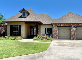 100 Fountain View Dr, Youngsville, LA 70592