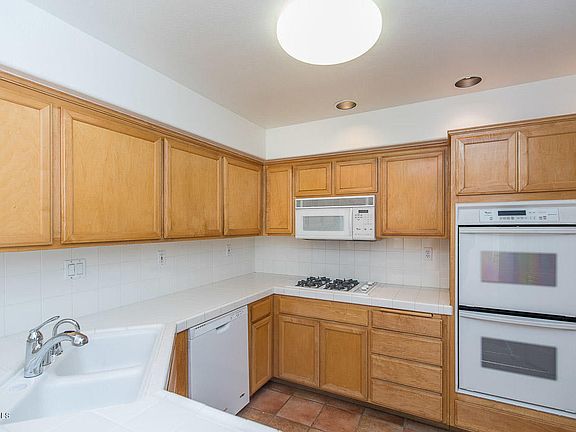 4th image of 326 Avenida De Royale