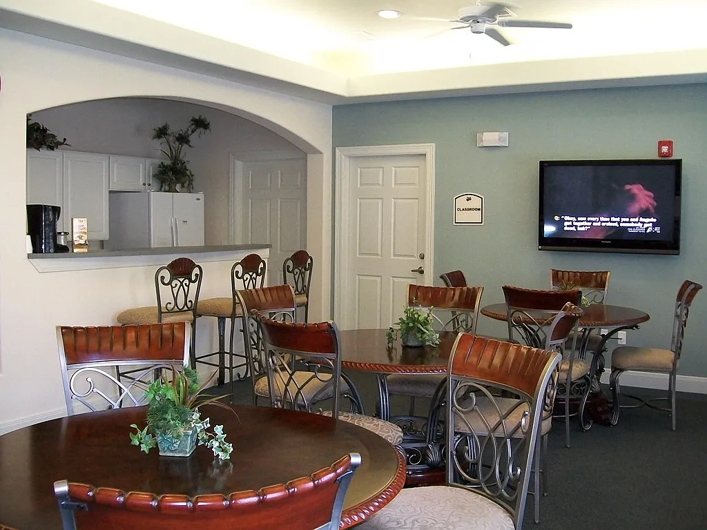 Timber Grove Apartments — Photo 2