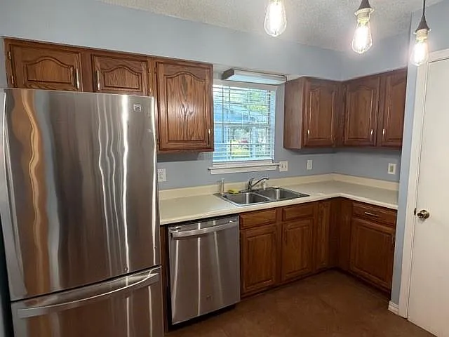 215 Elmwood St — Photo 7