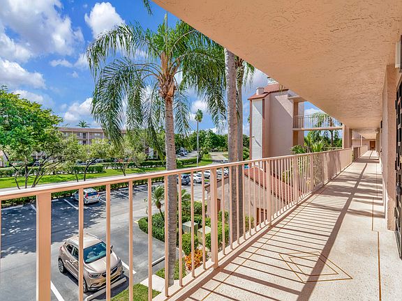 4th image of 7281 Amberly Lane #307