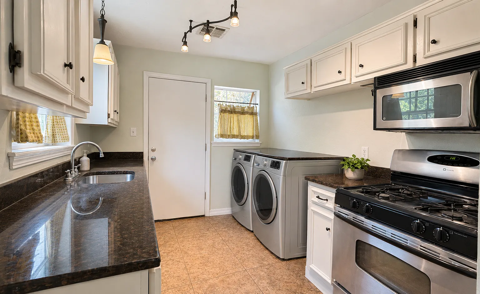 2 bed, 845 sqft, $1,250 — Photo 4