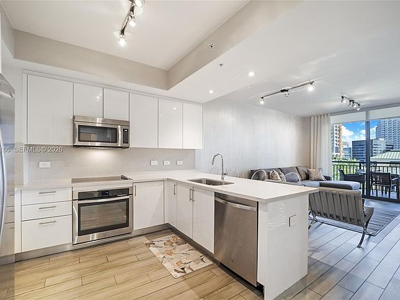 4th image of 999 SW 1st Ave APT 1208
