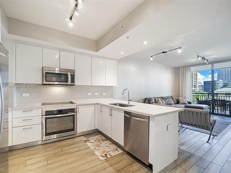 999 SW 1st Ave #1208 — Photo 4