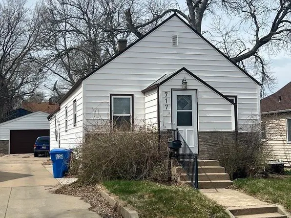 717 S Hawthorne Ave, Sioux Falls, SD 57104