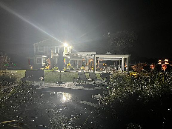 5th image of 105 West Ln