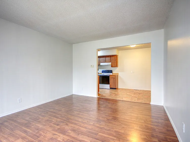 1902 Karen Ct — Photo 20