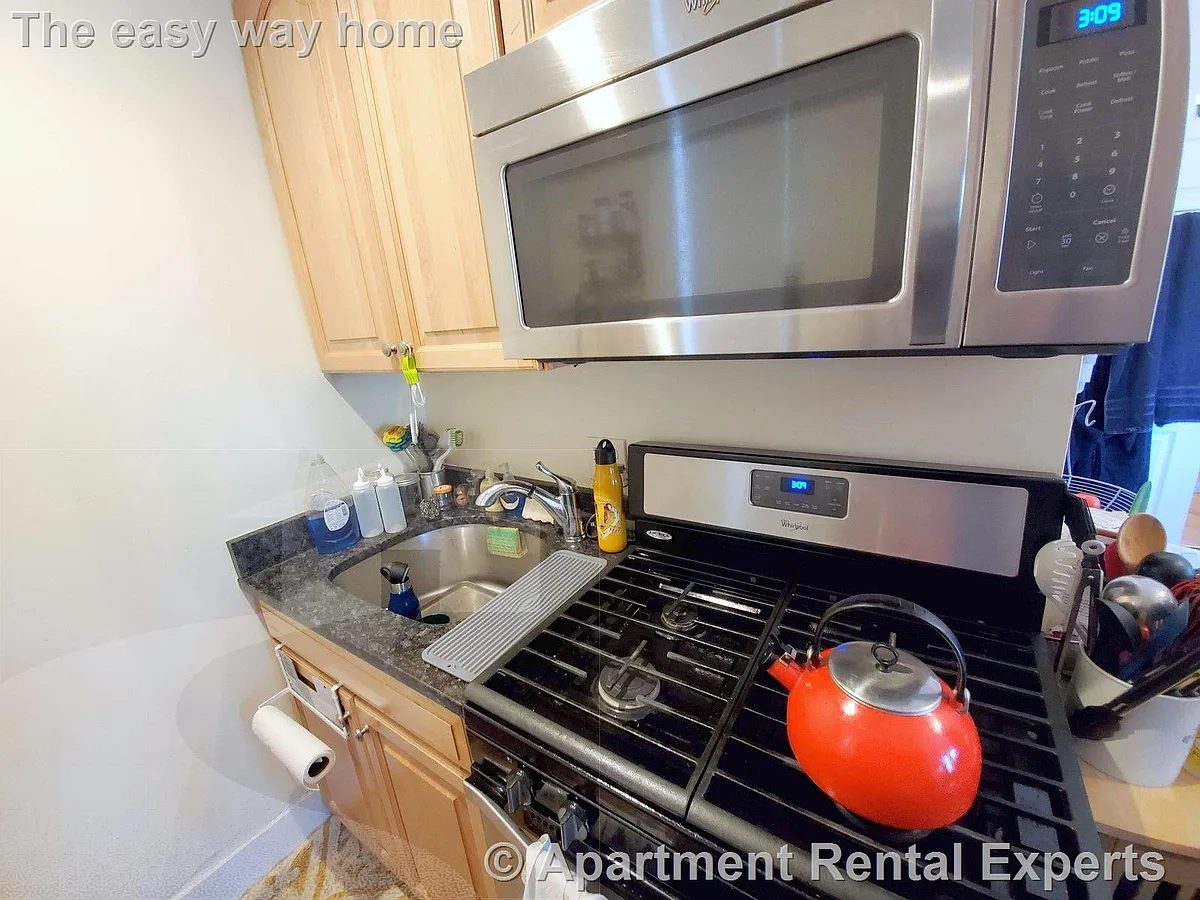 Photo 2 of 19 - 56 Otis St #3 - Somerville, MA Apartment Rental Experts - 56 Otis St #3