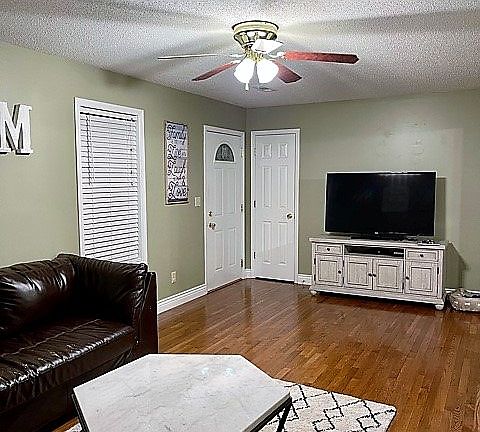5th image of 220 Luke Morgan Ln