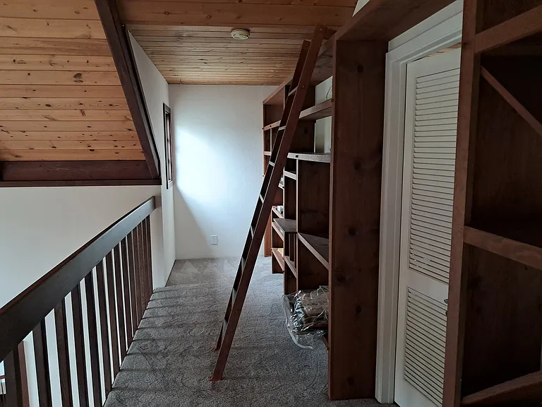 Cliff Dr — Photo 4