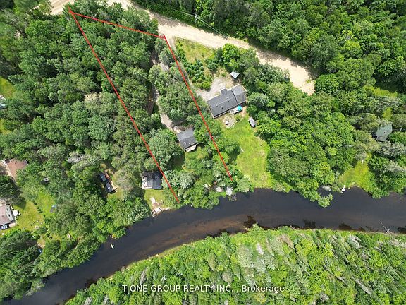 4th image of 10 Riverside Ct