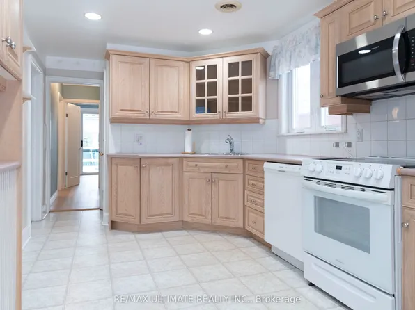 7 Joanith Dr, Toronto, ON M4B 1S6