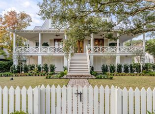 957 Pitt St, Mount Pleasant, SC 29464