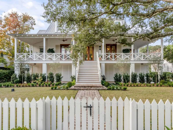 957 Pitt St, Mount Pleasant, SC 29464