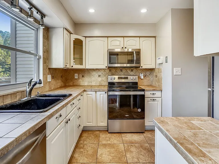 8151 Turn Loop Rd — Photo 3