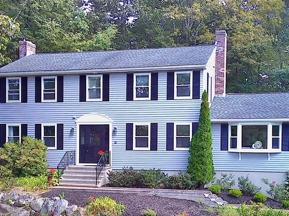 16 Birch Dr, Sterling, MA 01564
