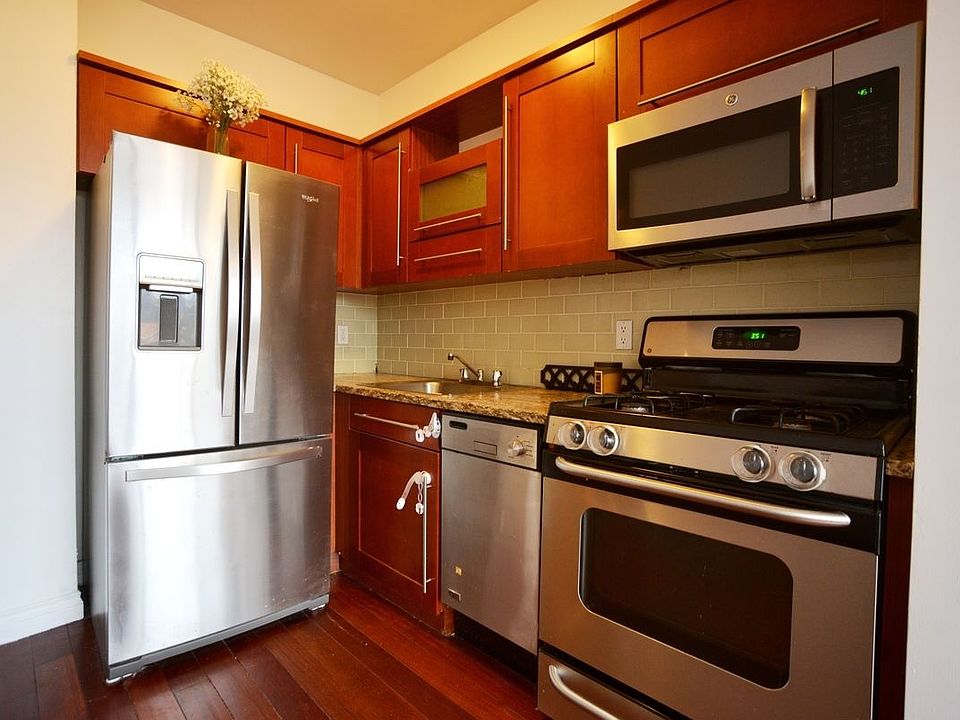 1st image of 3085 Vernon Blvd #K3