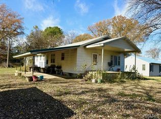 11 Sunrise Dr, Lebanon, MO 65536