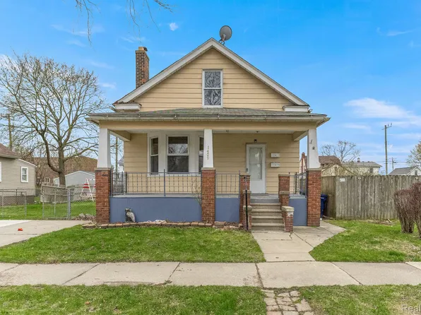 1409 Charter St, Lincoln Park, MI 48146