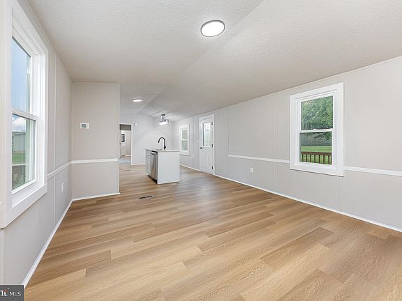 2nd image of 14273 Tatum Ln