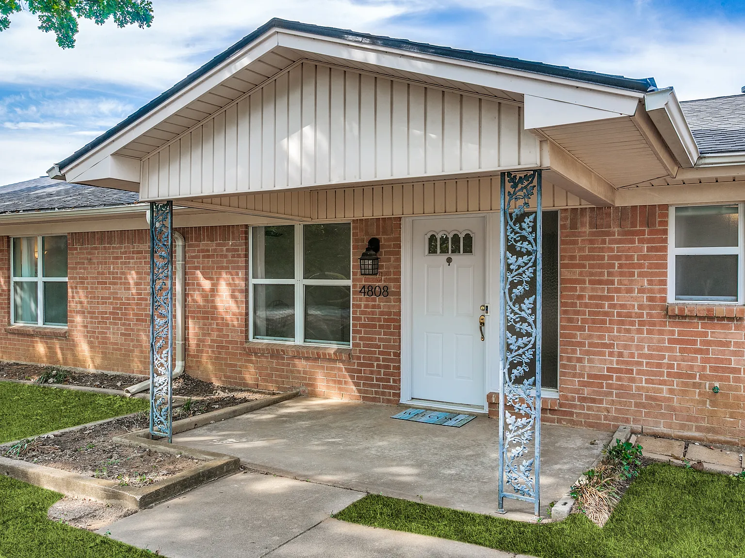 4 bed, 1972 sqft, $3,100 — Photo 4