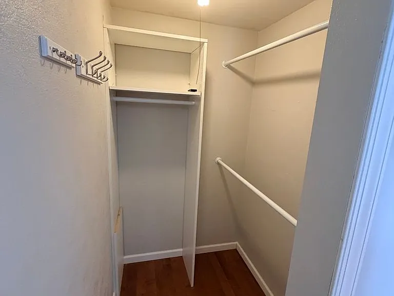 5561 Imperia Ln — Photo 12