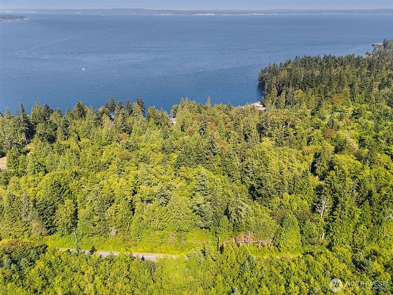 5th image of 0 Oak Bay Road