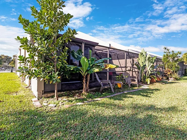 1411 W Fairway Rd #VILLA — Photo 18