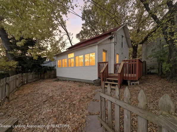 6099 Park Lake Rd, Bath, MI 48808