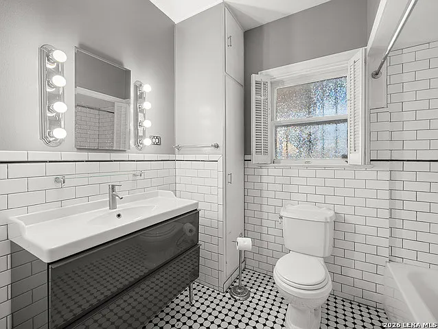 1627 Schley Ave — Photo 16