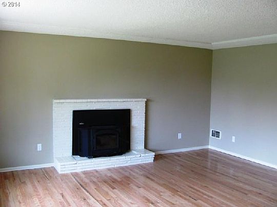 4th image of 310 SE 105th Ave