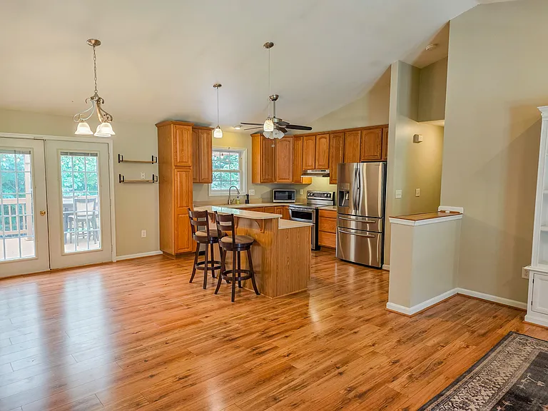 8401 Kennedy Dr — Photo 23