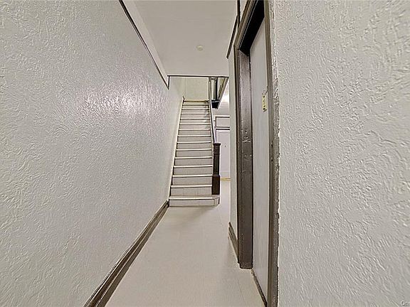 5th image of 1250 Manor Ave