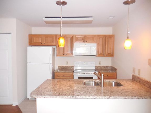 5th image of 27 Chesapeake Dr #27